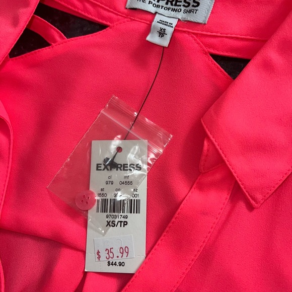 NWT - Express - XS pink, sleeveless, collared, detailed shoulder, button up - Picture 4 of 4